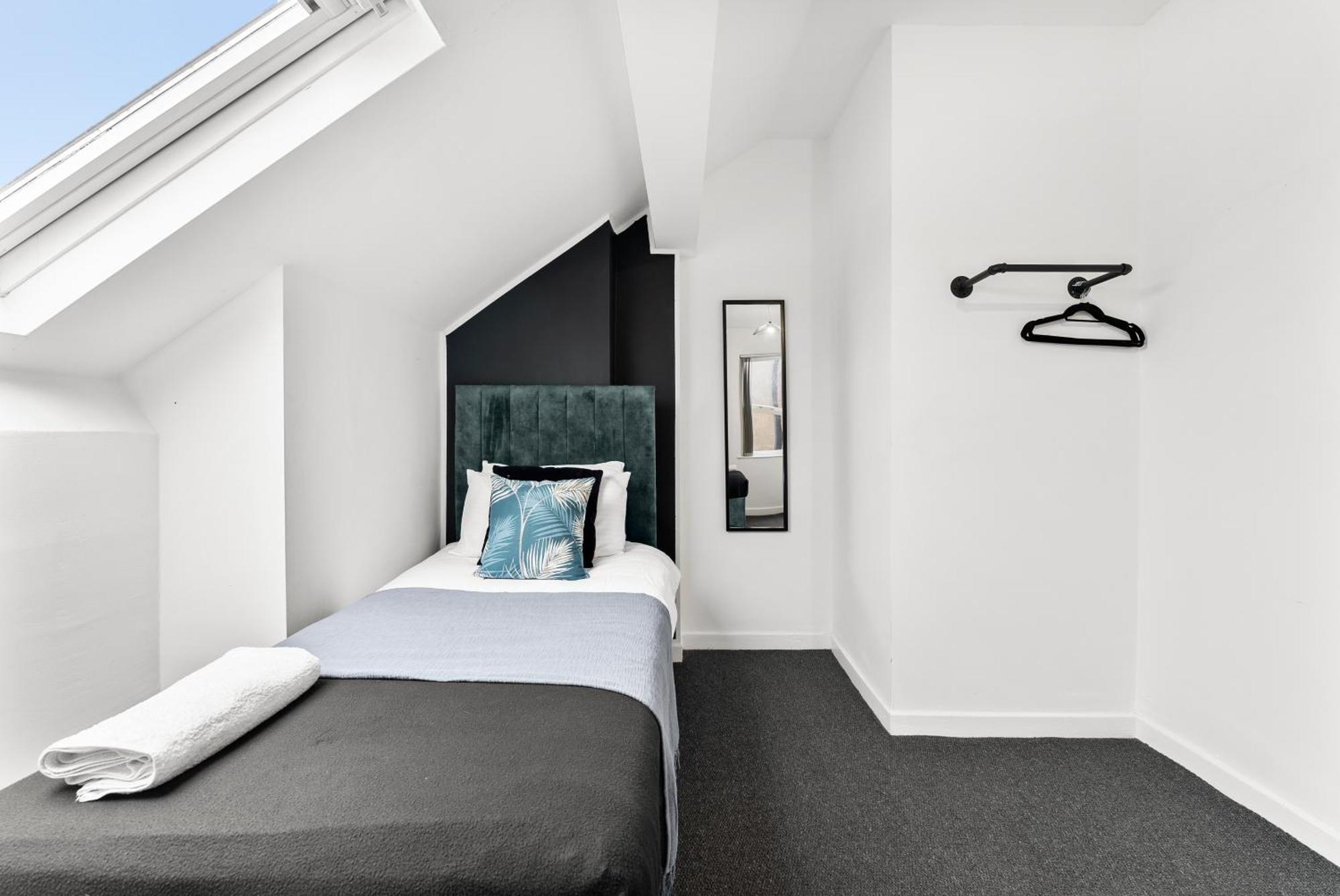 20 Percent Off! Stylish Sheffield Abode Sleeps 12 Apartment Bagian luar foto