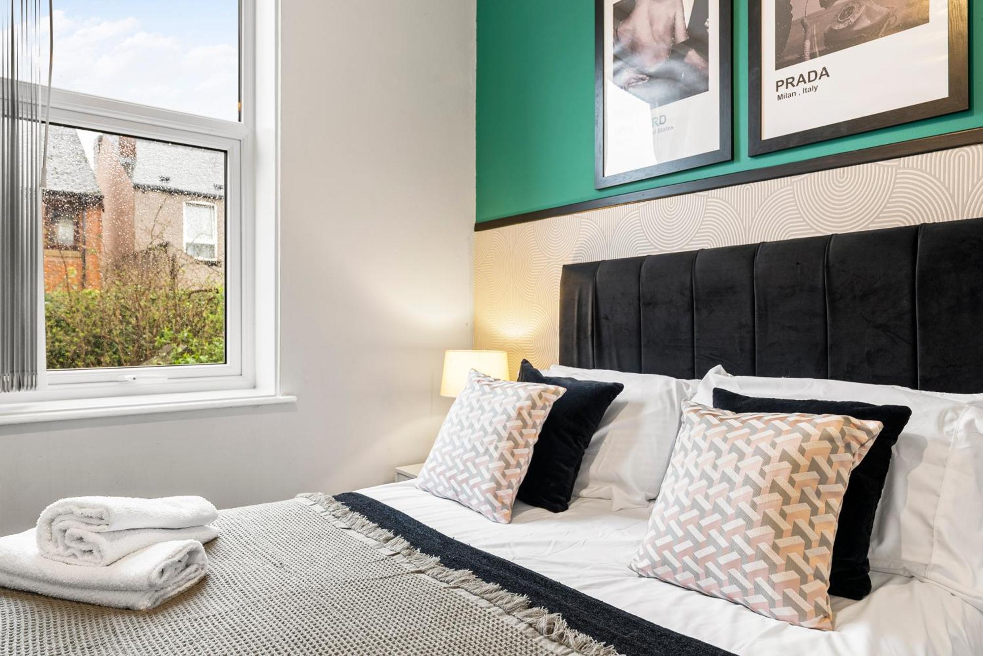 20 Percent Off! Stylish Sheffield Abode Sleeps 12 Apartment Bagian luar foto
